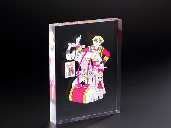 無(wú)縫熱壓展示臺(tái)