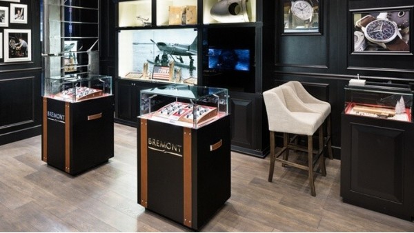 如何使用亞克力展示架，可以讓它保持一直通透和增加壽命呢？